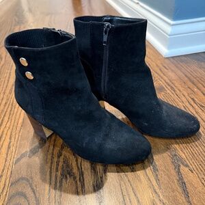 Black suede Bella Vita booties. Size 9M